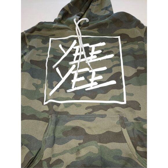 Womens Yee Yee Brand Camo Pattern Pullover Hooded Sweatshirt Size Medium - Picture 2 of 6